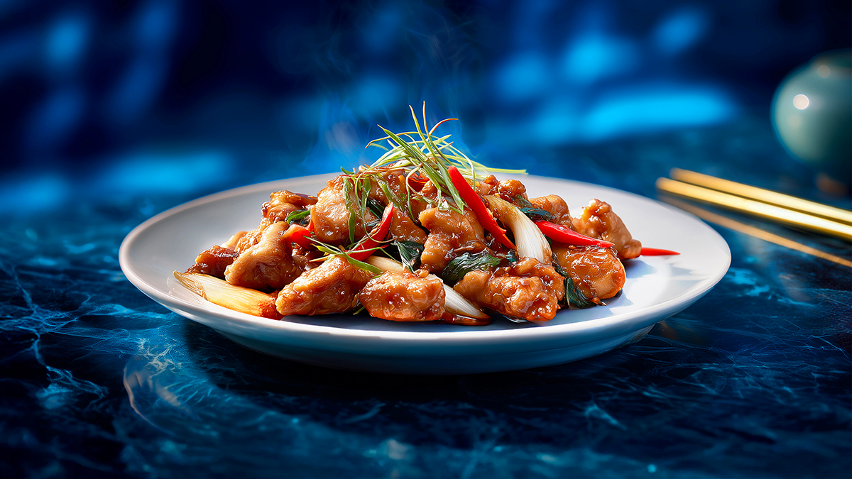 Wok-Hähnchen Mit Sojasauce Und Zwiebeln