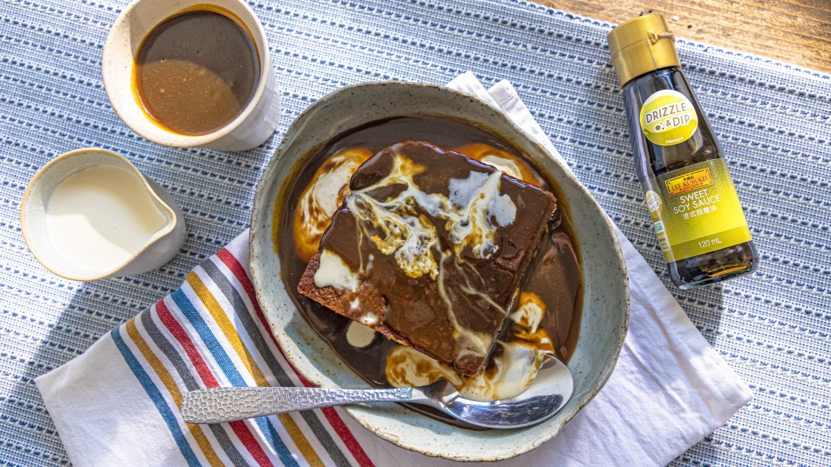 Sticky Toffee Pudding von Claire Bassano